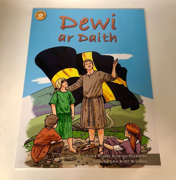 A picture of 'Dewi ar Daith - Llyfr Mawr' 
                              by Nanna Ryder, Carys Richards