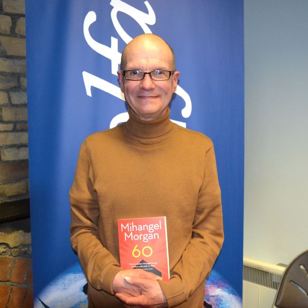 Cyfrol i ddathlu carreg filltir